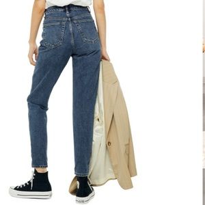 Tapered high waisted mom jeans